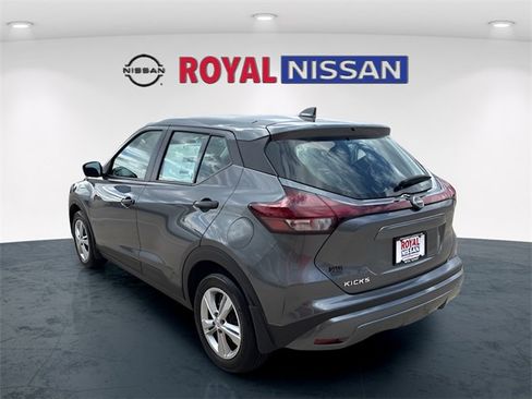 Used 2025 Nissan Kicks Play S image 5