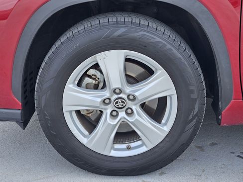 Used 2022 Toyota Highlander LE image 13