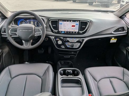 New 2027 Chrysler Pacifica Select w/ Family Tech Group FWD image 15