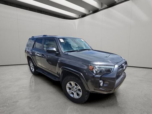 Used 2020 Toyota 4Runner SR5 AWD/4WD image 13