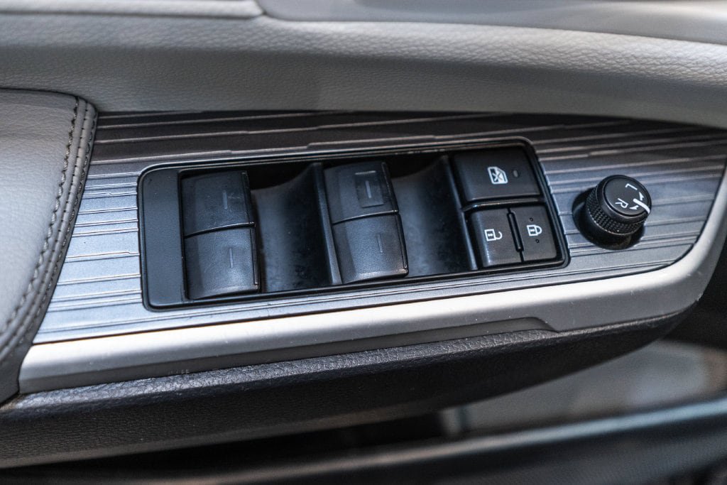 Used 2025 Toyota Sienna XLE FWD image 19