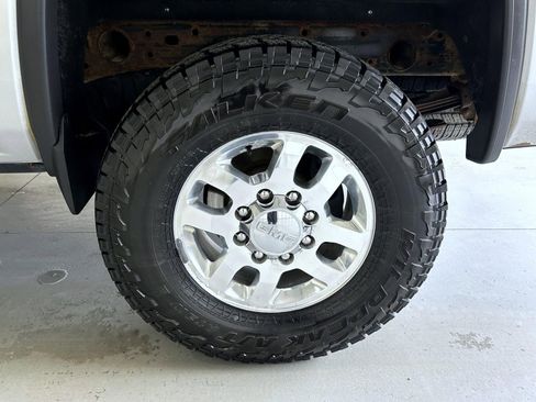 Used 2015 GMC Sierra 2500 SLE w/ SLE Preferred Package AWD/4WD image 21