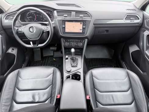 Used 2019 Volkswagen Tiguan SEL Premium image 2