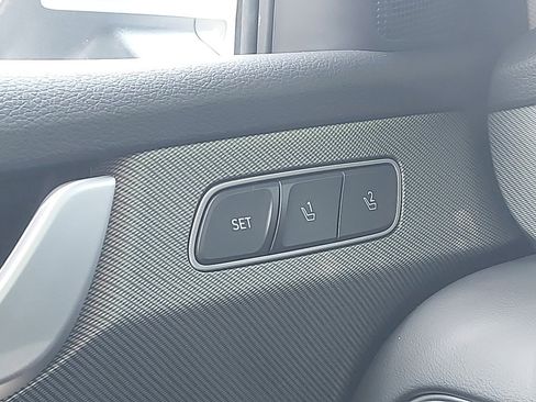 Certified 2025 Hyundai Palisade SEL image 30