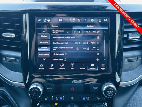 Used 2022 RAM 1500 Laramie AWD/4WD image 9