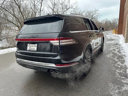 Used 2025 Lincoln Aviator Premiere image 8