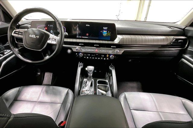 Used 2024 Kia Telluride EX w/ EX Captain's Chair Package AWD/4WD image 15