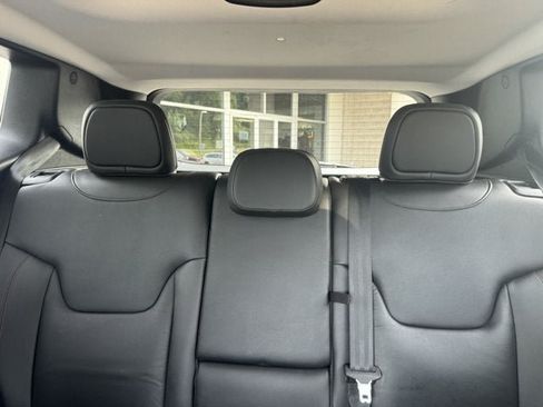 Used 2016 Jeep Renegade Trailhawk w/ Premium Trailhawk Package AWD/4WD image 30
