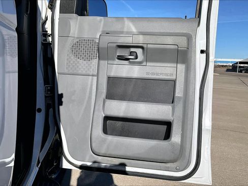 Used 2009 Ford E-350 and Econoline 350 XLT image 22