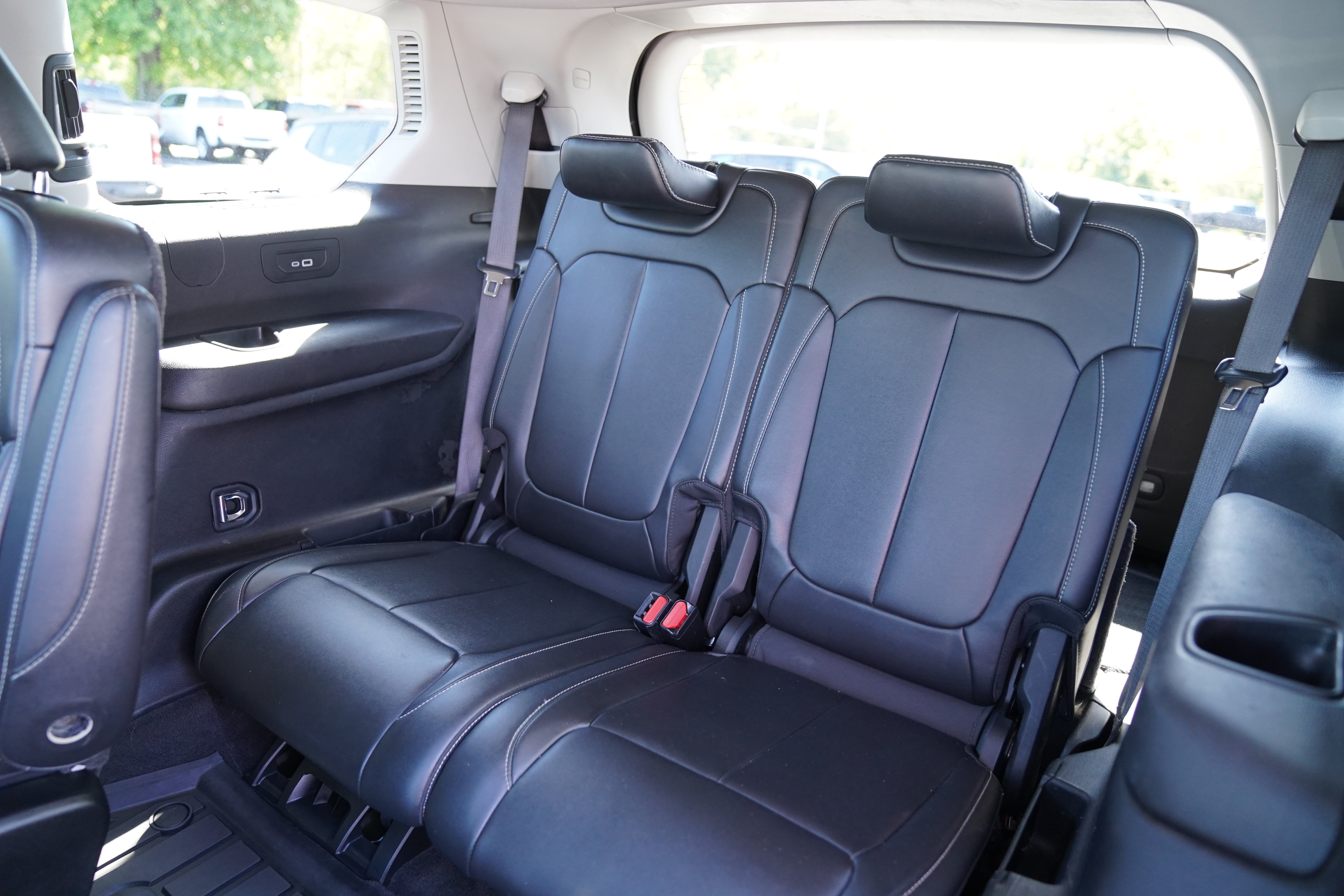 Used 2021 Jeep Grand Cherokee L Limited AWD/4WD image 7