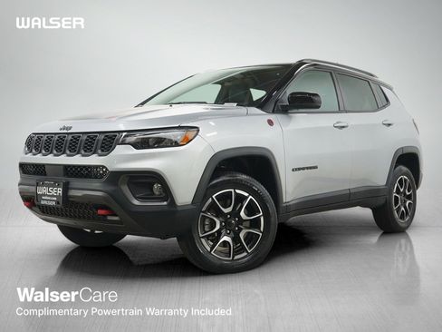 Used 2025 Jeep Compass Trailhawk AWD/4WD image 1