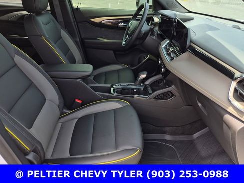 Used 2025 Chevrolet TrailBlazer ACTIV w/ Convenience Package FWD image 12