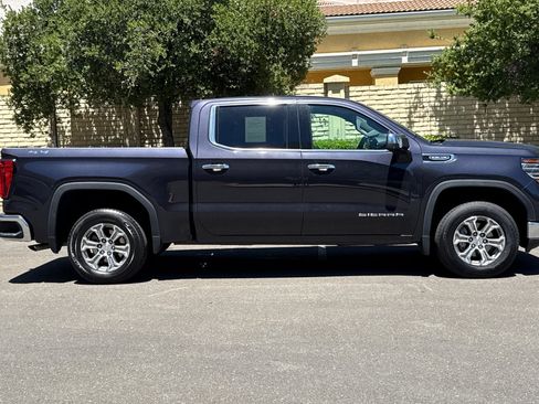 Used 2025 GMC Sierra 1500 SLT AWD/4WD image 3