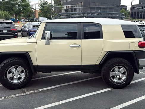 Used 2008 Toyota FJ Cruiser 4WD image 6