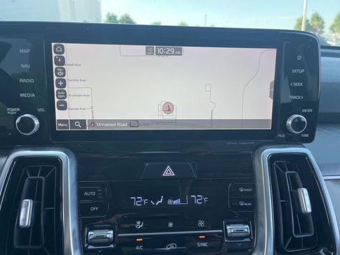 Used 2022 Kia Sorento SX image 17