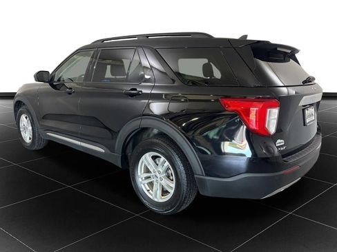 Used 2022 Ford Explorer XLT w/ Equipment Group 202A AWD/4WD image 3
