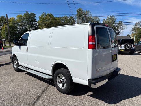Used 2024 GMC Savana 2500 w/ Driver Convenience Package RWD image 3