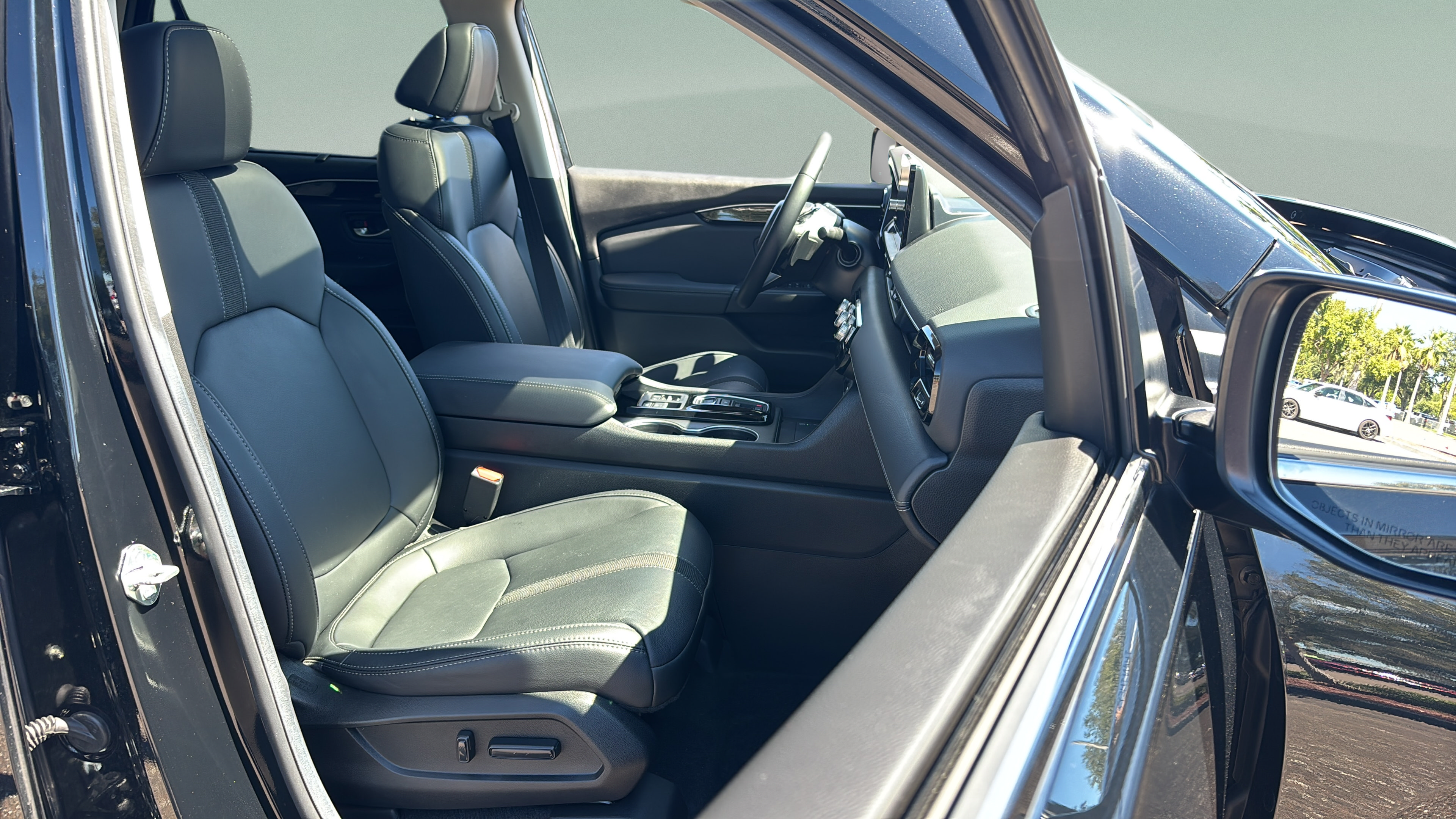 Certified 2025 Honda Pilot Touring image 21