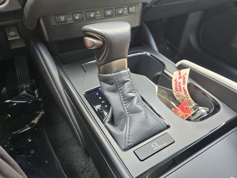 Used 2025 Lexus ES 350 w/ Premium Package FWD image 22