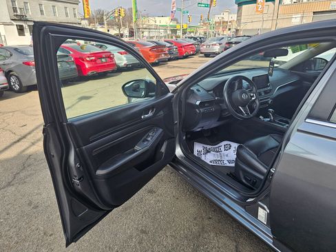 Used 2020 Nissan Altima 2.5 SR image 9