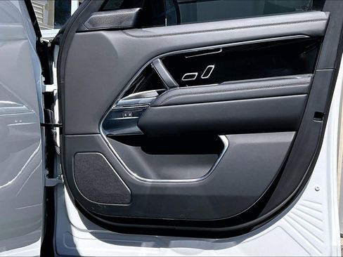 Used 2024 Land Rover Range Rover SE image 23