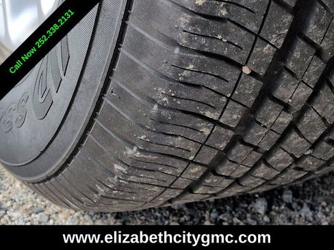 Used 2023 Chrysler Pacifica Touring-L FWD image 13