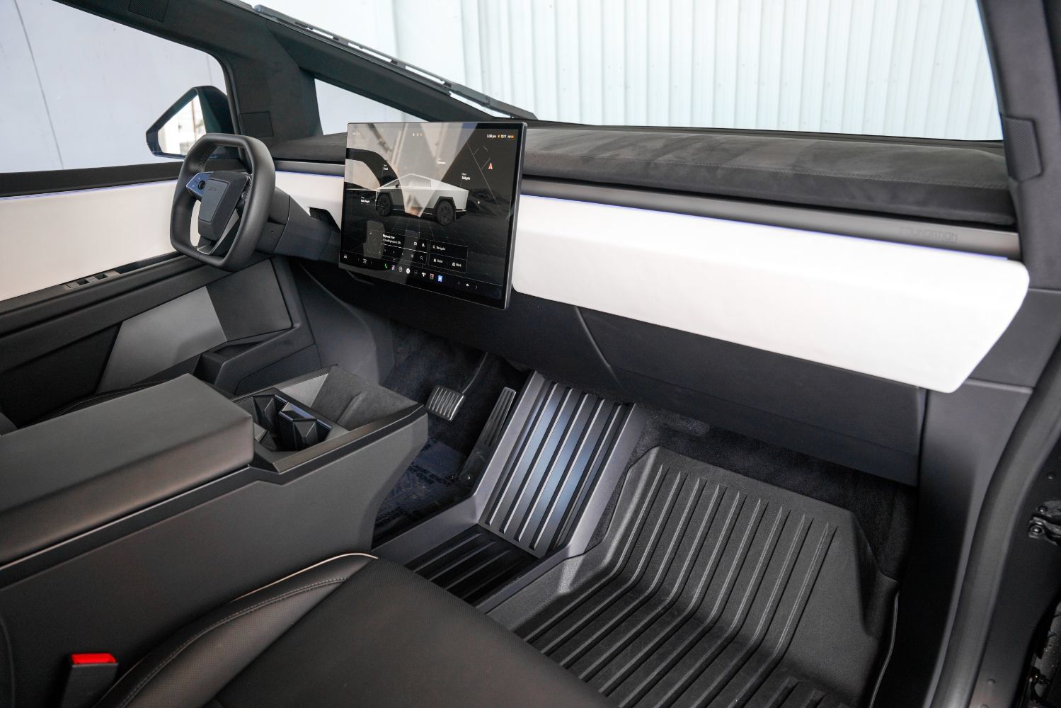 Used 2024 Tesla Cybertruck Cyberbeast AWD/4WD image 9