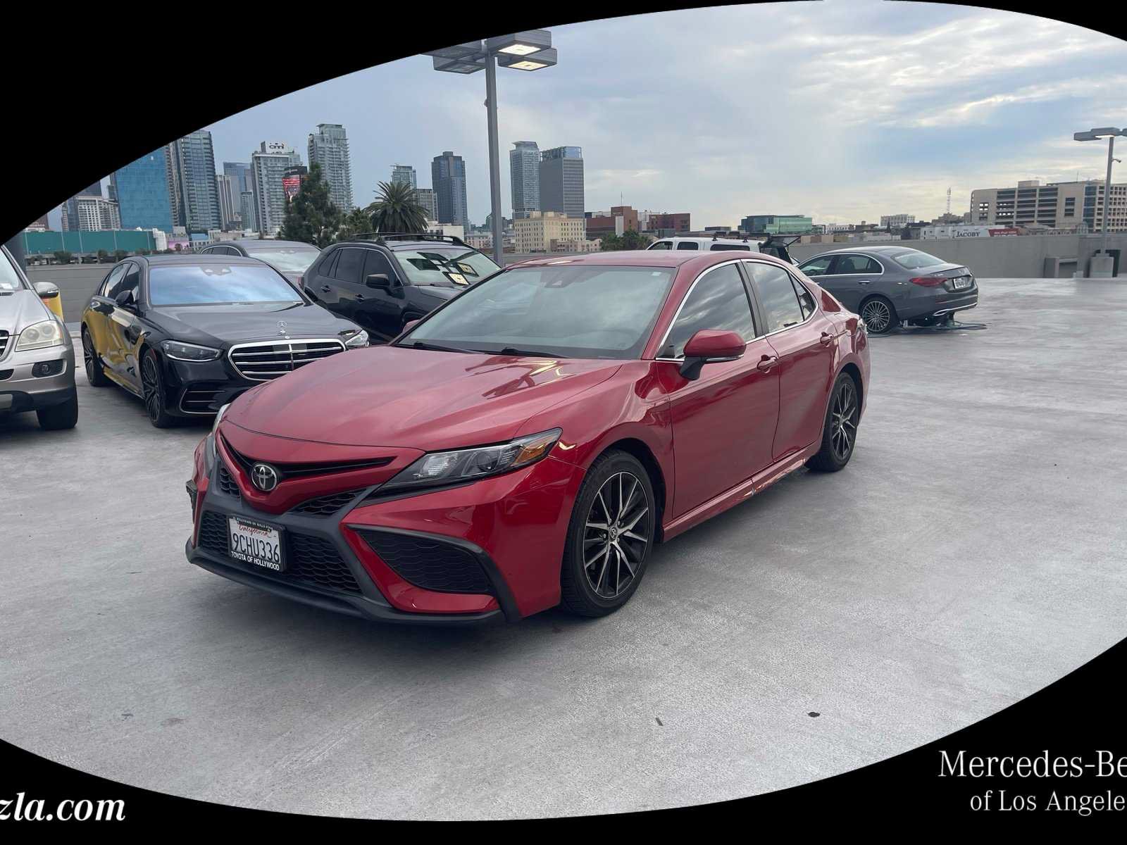 Used 2022 Toyota Camry SE w/ Carpet Mat Package (TMS) FWD image 1