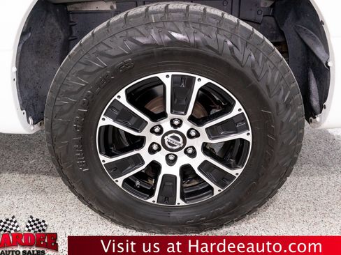 Used 2022 Nissan Titan SV RWD image 10