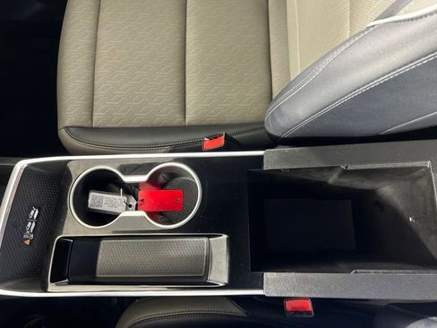 Used 2025 Chevrolet Equinox LT w/ Convenience Package II image 27