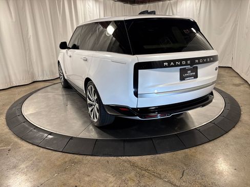 Used 2023 Land Rover Range Rover Autobiography image 7