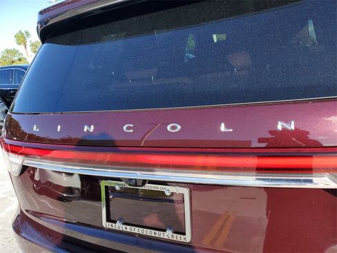 Certified 2023 Lincoln Aviator Reserve w/ Equipment Group 201A image 5