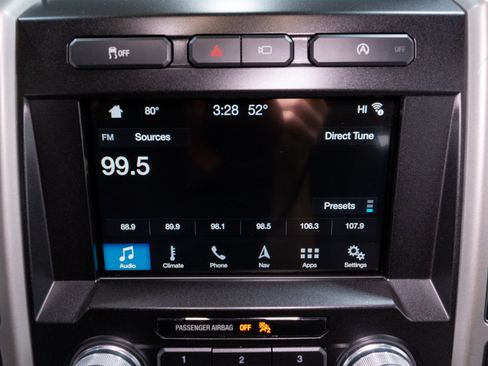 Used 2018 Ford F150 Lariat w/ Equipment Group 502A Luxury AWD/4WD image 24