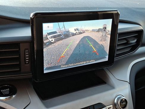 Used 2022 Ford Explorer XLT w/ Class IV Trailer Tow Package image 18