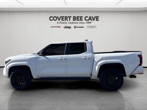 Used 2024 Toyota Tacoma TRD Sport image 5