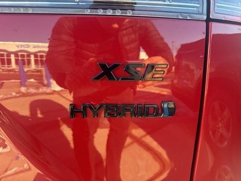 Used 2024 Toyota Corolla Cross XSE image 6