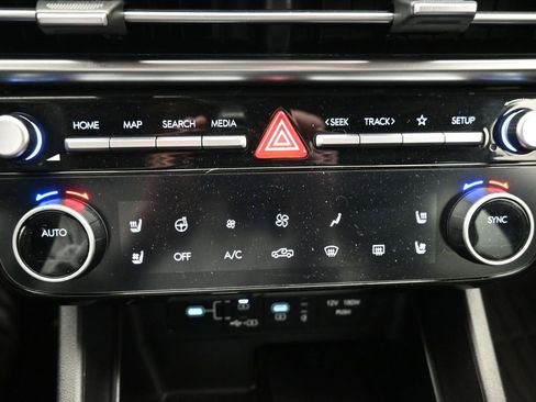 Used 2025 Hyundai Santa Cruz Limited image 16