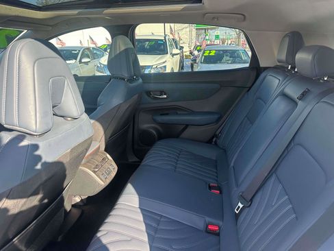 Used 2024 Nissan Ariya AWD image 9