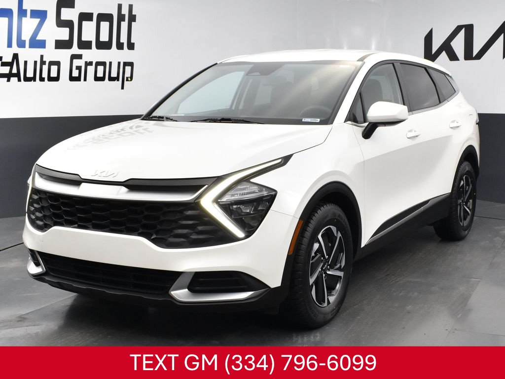 Used 2023 Kia Sportage LX FWD image 1