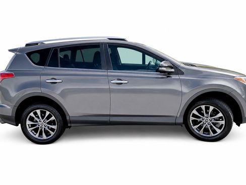 Used 2018 Toyota RAV4 Limited FWD image 2