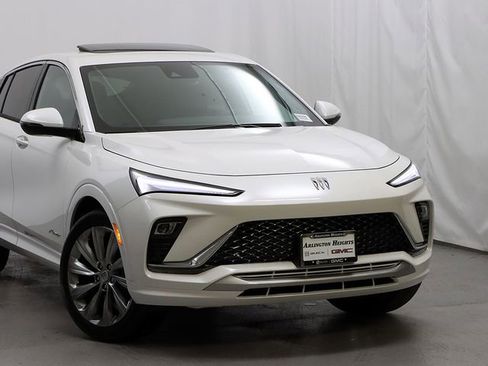 New 2026 Buick Envista Avenir image 2
