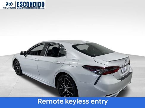 Used 2024 Toyota Camry SE image 4