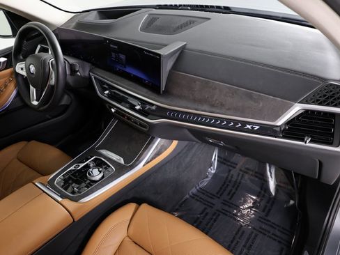 Used 2023 BMW X7 xDrive40i w/ Executive Package image 42