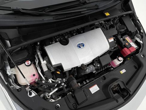 Used 2017 Toyota Prius Prime Premium image 28