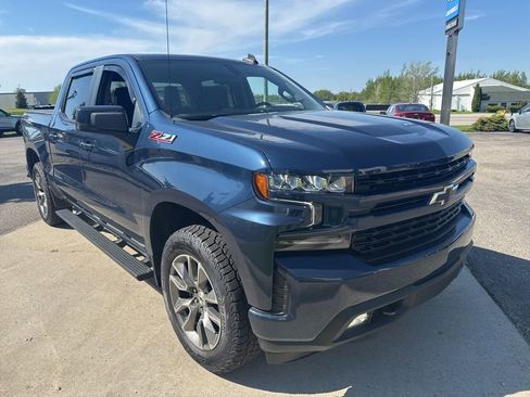 Used 2022 Chevrolet Silverado 1500 RST w/ Z71 Off-Road Package AWD/4WD image 3