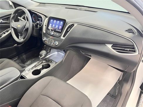 Certified 2023 Chevrolet Malibu LT w/ Driver Confidence Package image 9