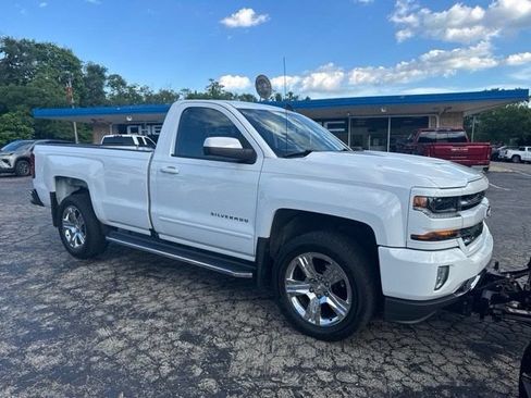 Used 2017 Chevrolet Silverado 1500 LT w/ LT Convenience Package AWD/4WD image 3
