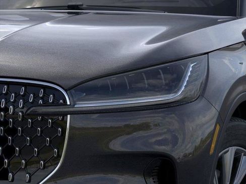 Used 2026 Lincoln Aviator AWD image 18
