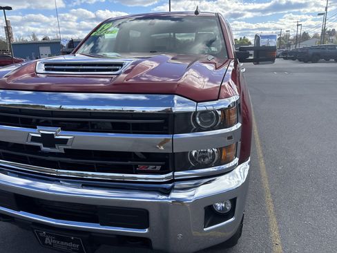 Used 2019 Chevrolet Silverado 2500 LTZ w/ Duramax Plus Package AWD/4WD image 10