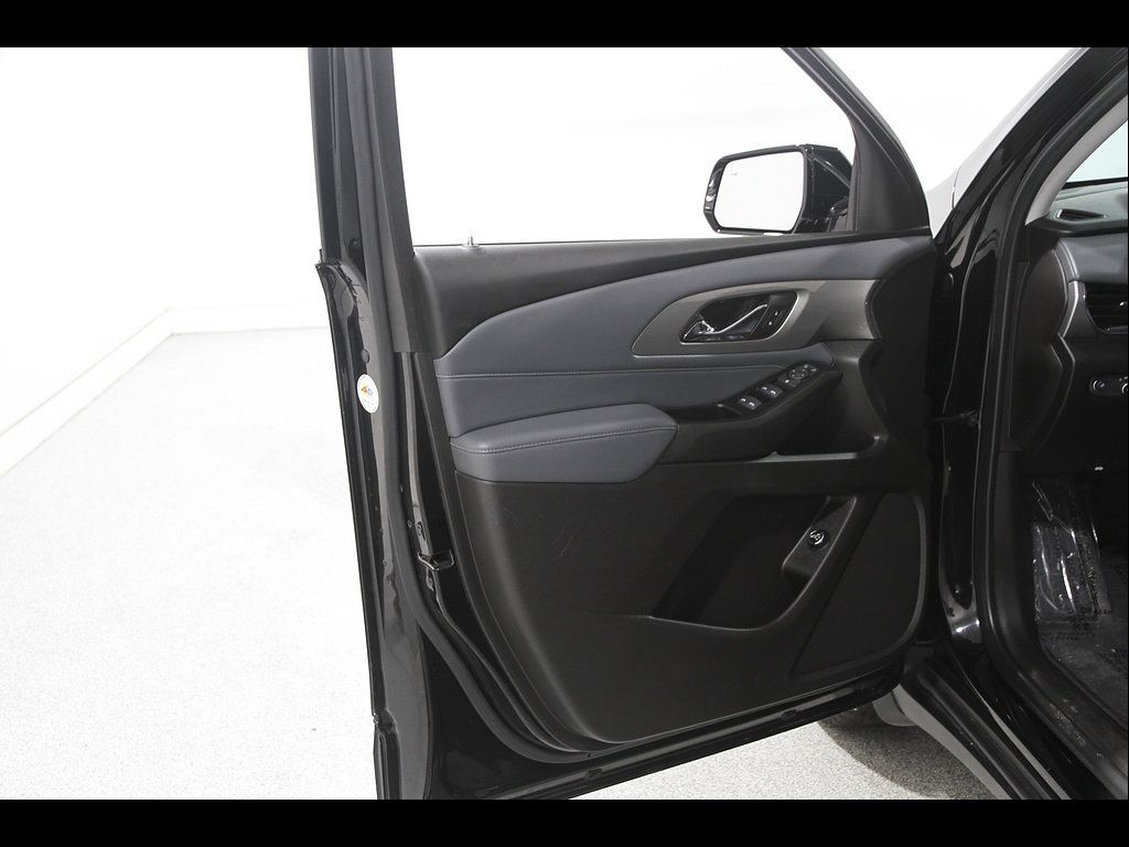 Used 2018 Chevrolet Traverse LT AWD/4WD image 4